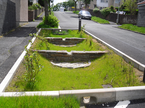 Kerb planter